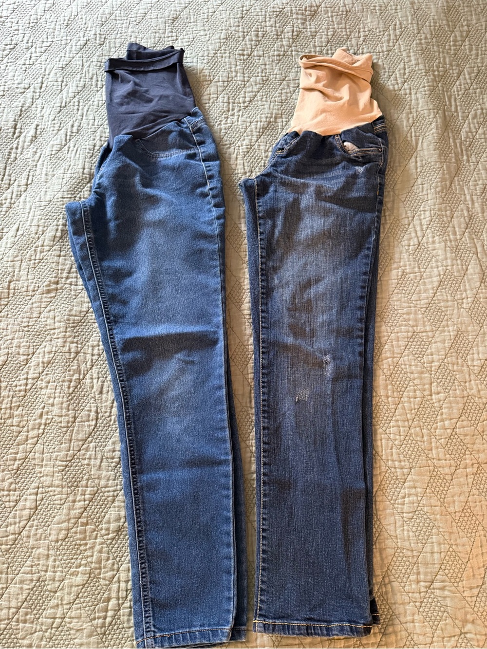 Women’s Maternity Skinny Jeans with Stretch Panel - size Medium